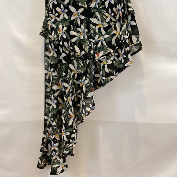 LF Seek the Label asymmetrical floral mini skirt with ruffle hem S NWT - Picture 4 of 15